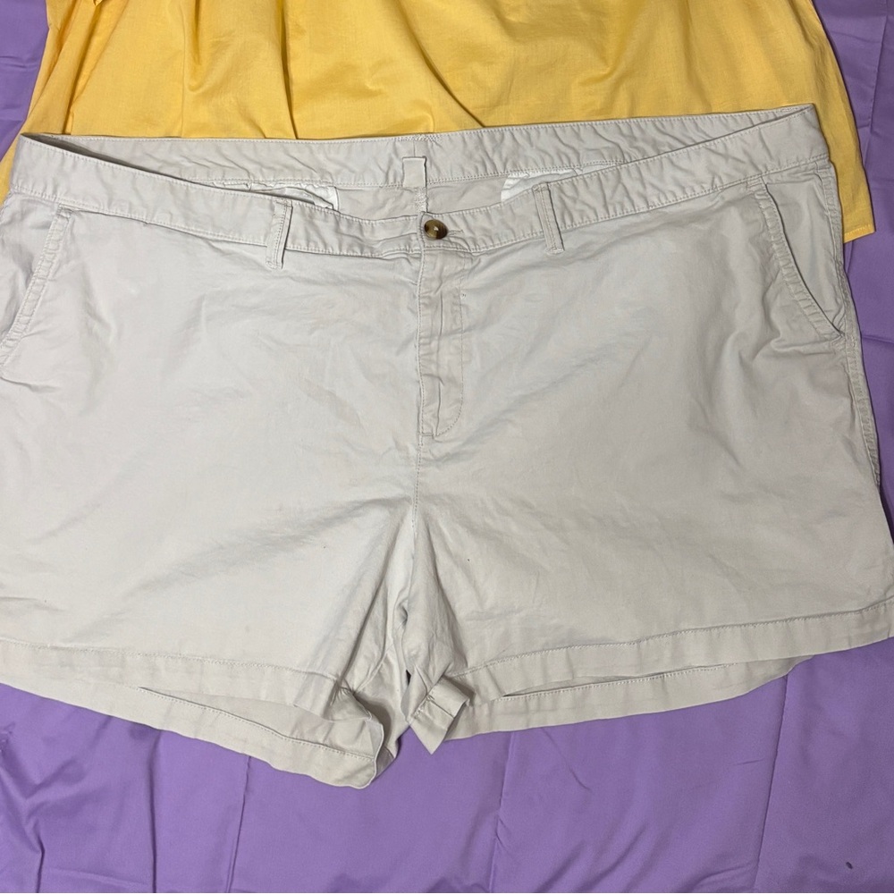 Old Navy Women's Tan Shorts